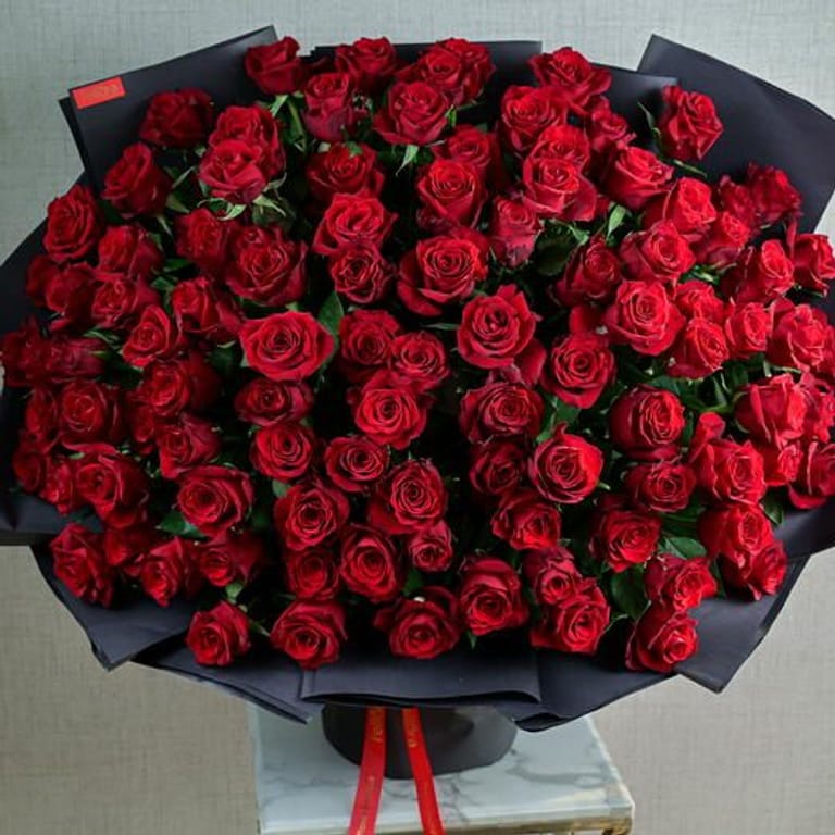 101 Premium Red Roses Grand Luxury Bouquet-A652 - Image 3