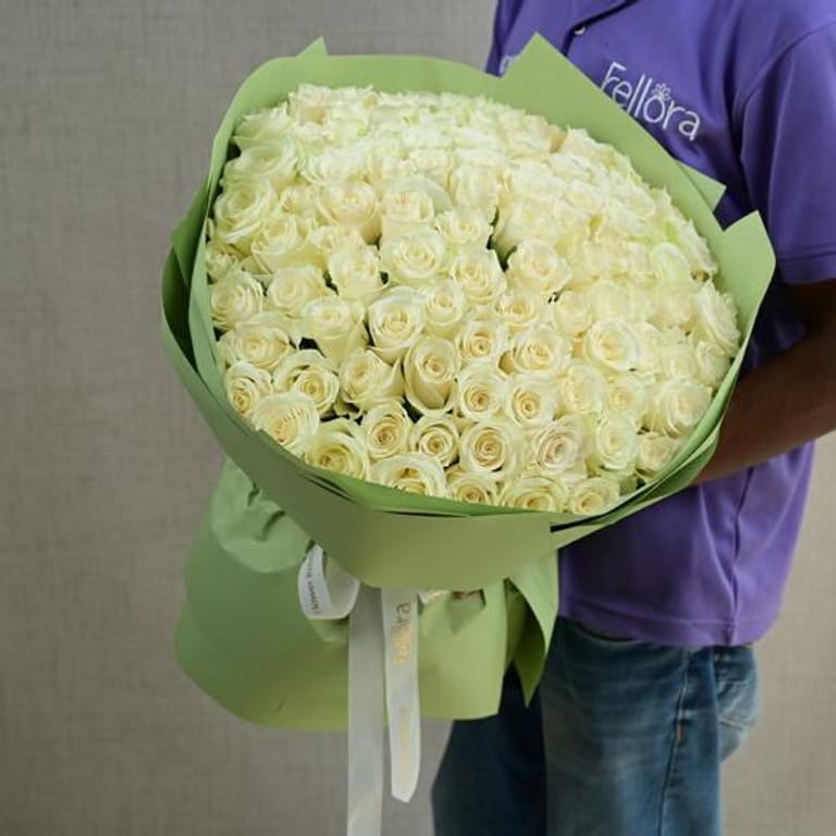 101 White Roses Luxury Bouquet-A679 - Image 1