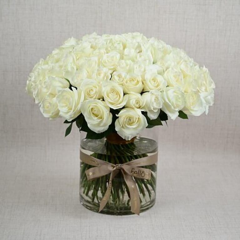 101 White Roses Grand Luxury Vase-A756 - Image 3
