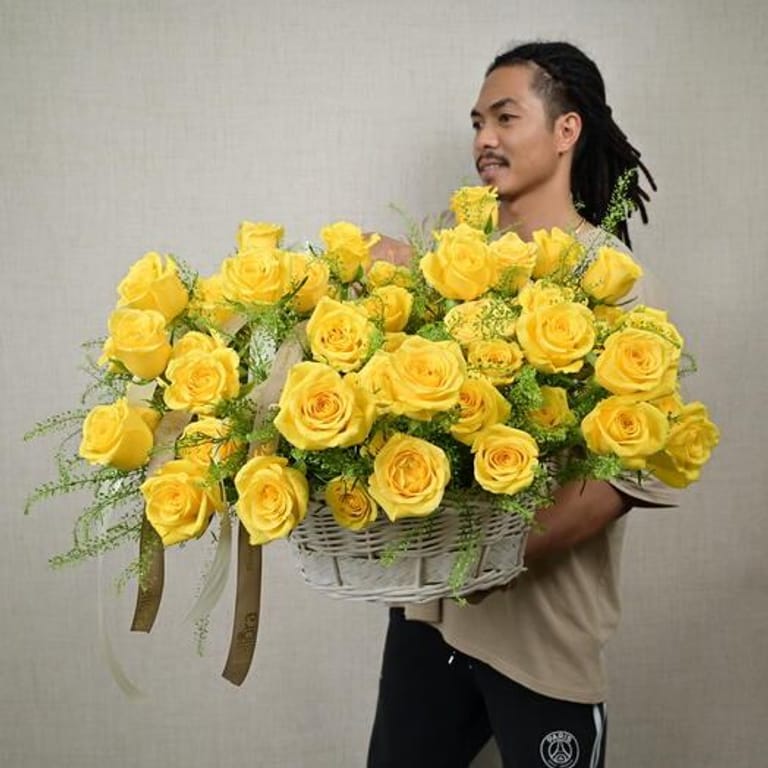 101 Yellow Roses Grand Luxury Basket-A776 - Image 1