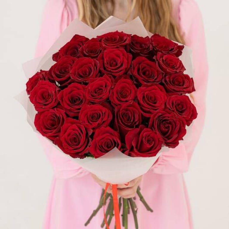 25 Red Roses Luxury Mono Bouquet-A780 - Image 1