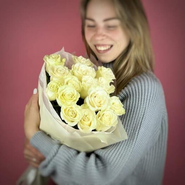 15 White Roses Luxury Bouquet-A819 - Image 2