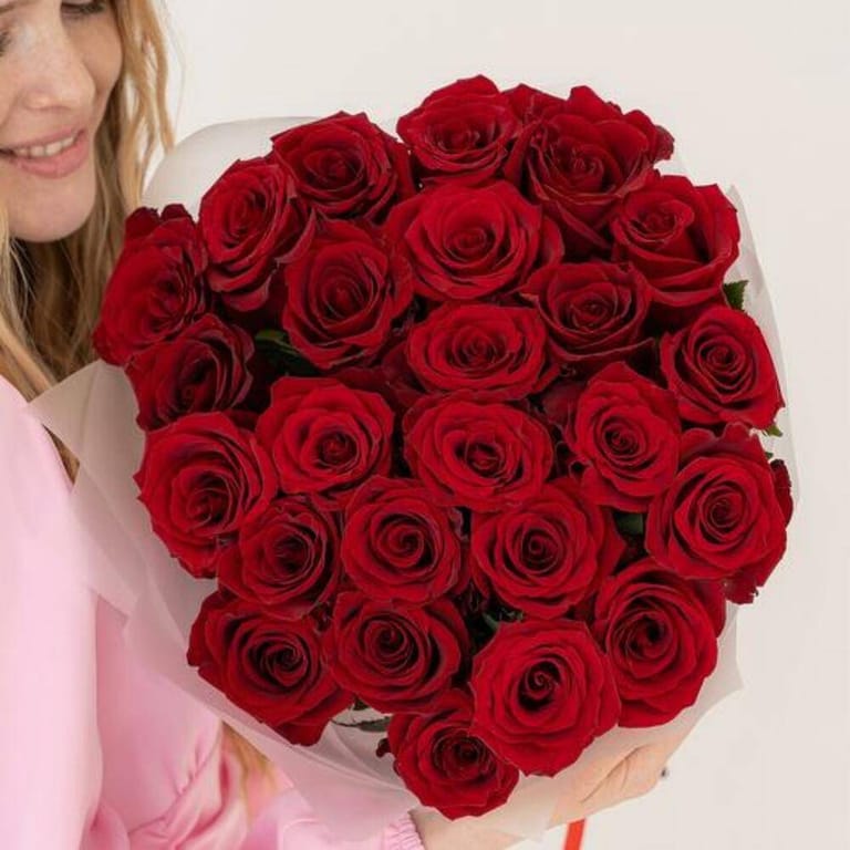 25 Red Roses Luxury Mono Bouquet-A780 - Image 6