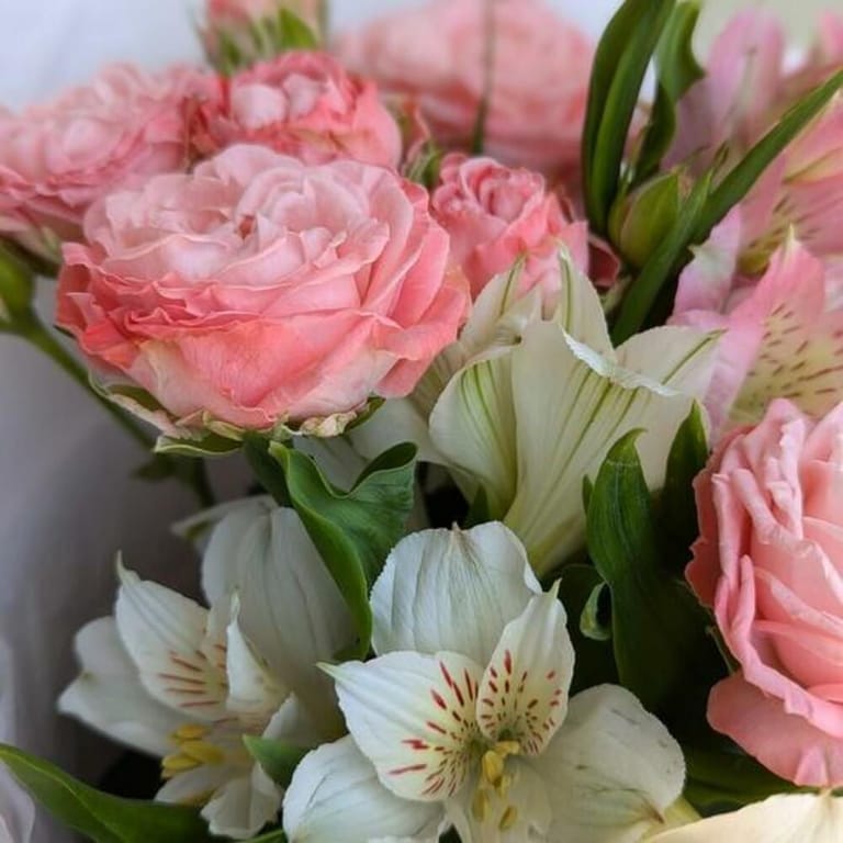 Bombastic Pink Spray Roses And White Alstroemeria Bouquet-A810 - Image 6