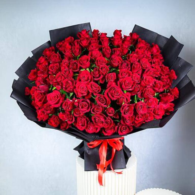 101 Luxury Red Spray Roses Grand Bouquet-A981 - Image 1