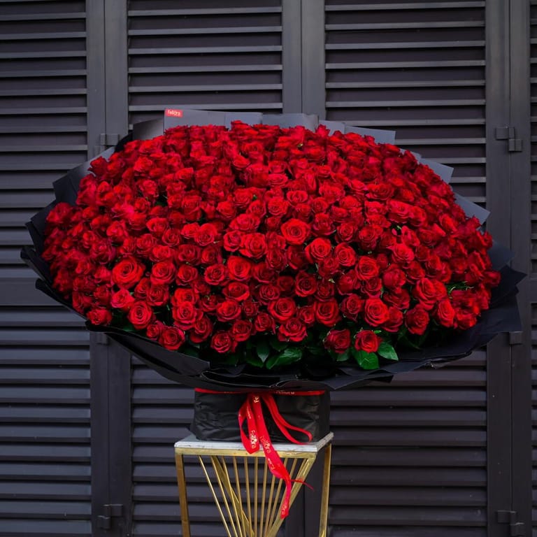 301 Red Roses Grand Luxury Bouquet-A1009 - Image 1