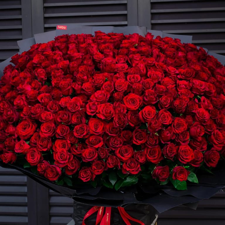 301 Red Roses Grand Luxury Bouquet-A1009 - Image 2