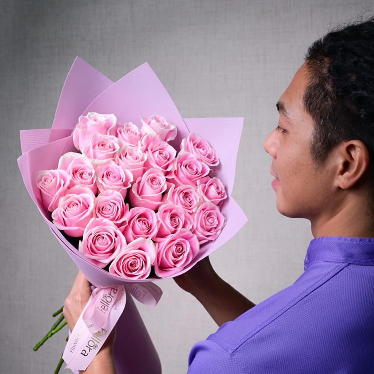 25 Pink Rosita Ecuador Roses Bouquet-A1047 - Image 3