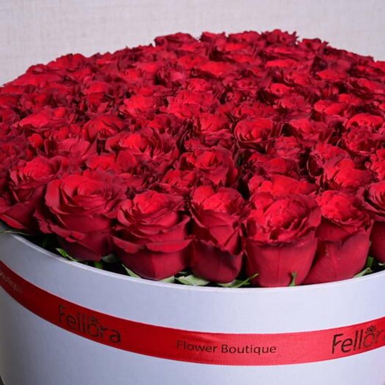 121 Luxury Red Roses In Grand White Box-A1075 - Image 3