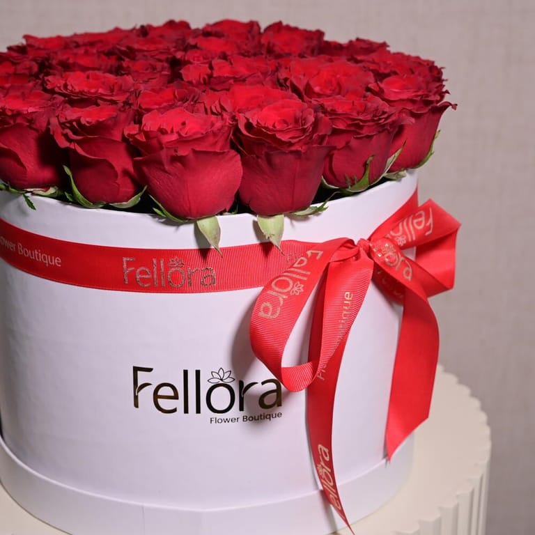 35 Luxury Red Roses In White Flower Box-A1081 - Image 3