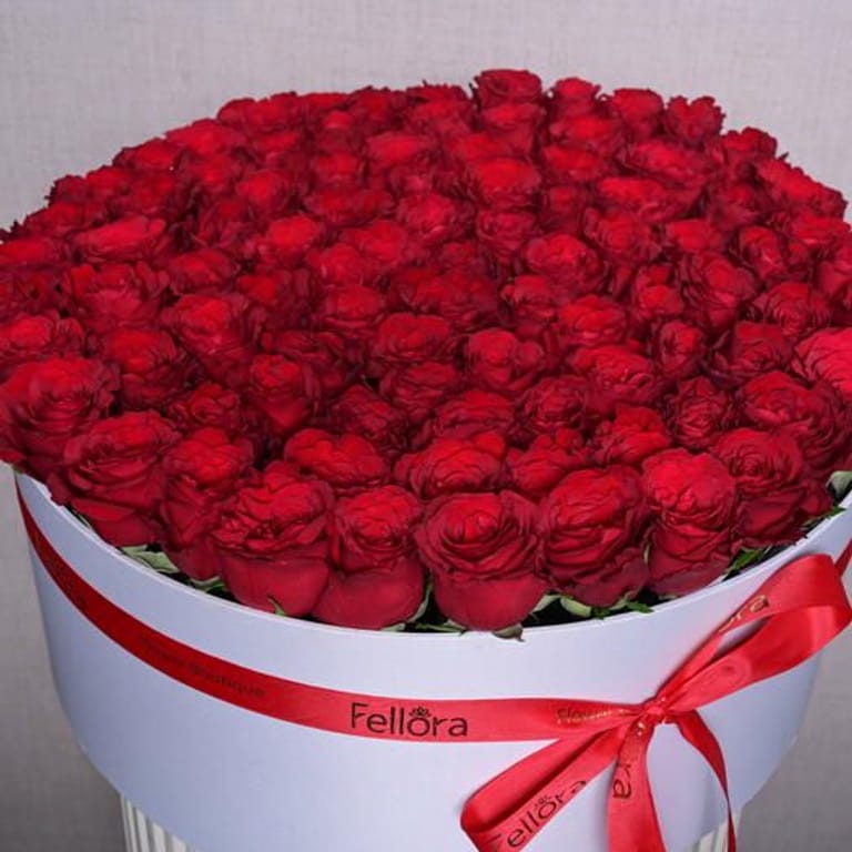 121 Luxury Red Roses In Grand White Box-A1075 - Image 5