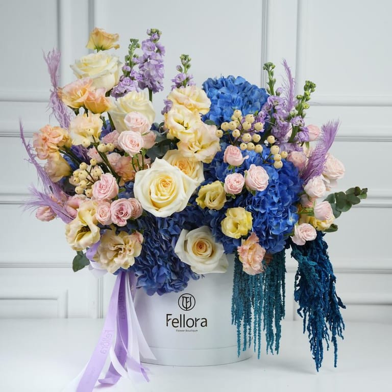 Blue Hydrangea Cream Expression Roses And Purple Matthiola-A1149 - Image 1