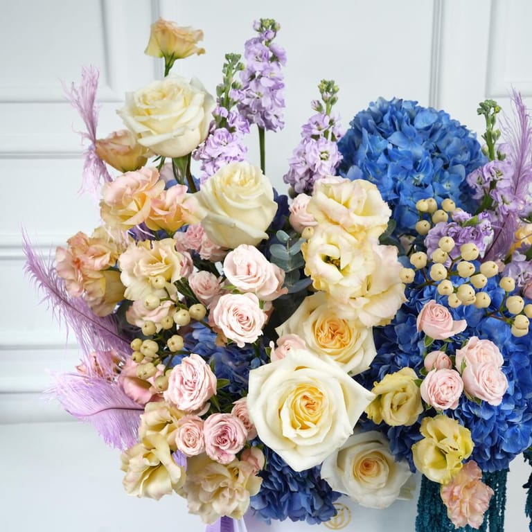 Blue Hydrangea Cream Expression Roses And Purple Matthiola-A1149 - Image 2