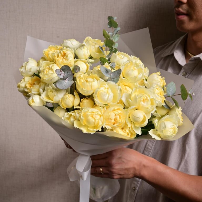 9 Julietta Limoncella Peony Roses Luxury Bouquet-A1186 - Image 1