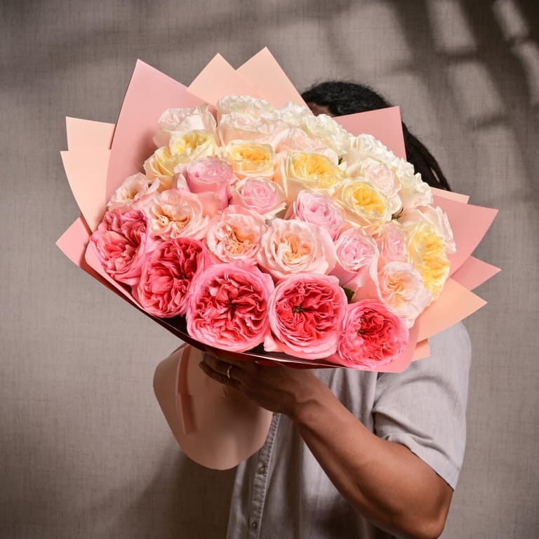 31 Premium Mixed Ecuadorian Roses Grand Luxury Bouquet-A1188 - Image 2