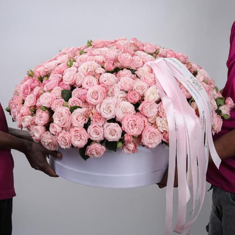 101 Madam Bombastic Spray Roses Luxury Flower Box-A1426 - Image 3