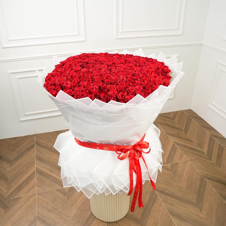 301 Red Roses Grand Luxury Mono Bouquet-A1578 - Image 1