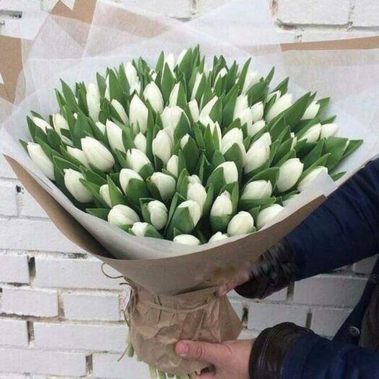 101 White Tulips Grand Luxury Bouquet-A1604 - Image 1