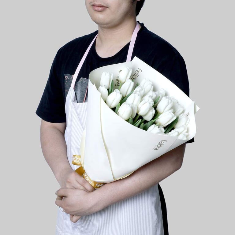 31 White Tulips Elegant Bouquet-A1600 - Image 3