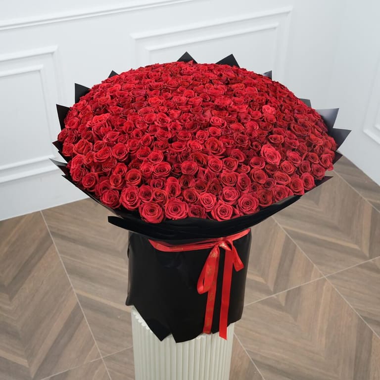 501 Red Roses Grand Luxury Mono Bouquet-A1588 - Image 4