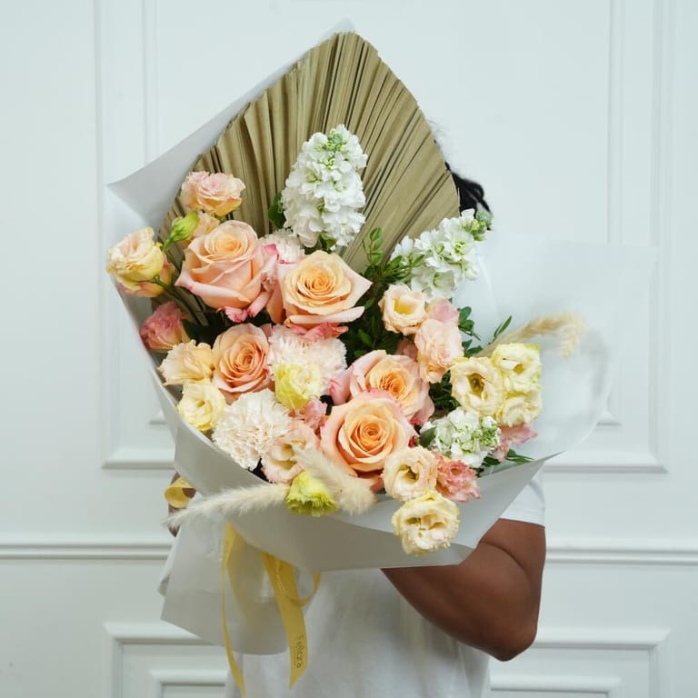 Peach Roses And Matthiola Luxury Bouquet-A481 - Image 1