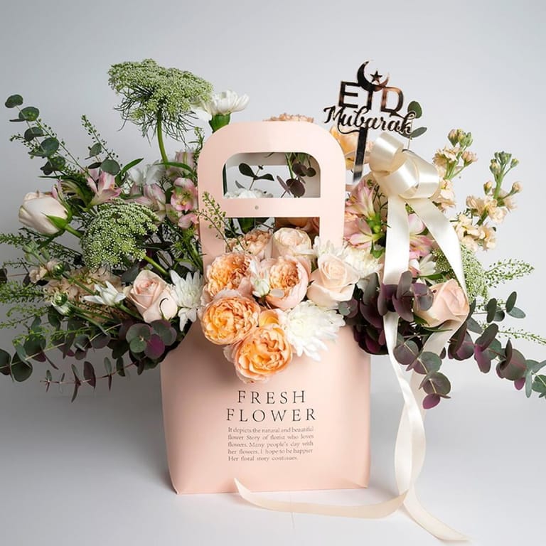 Eid Mubarak Peach Garden Roses Luxury Flower Bag-A494 - Image 1