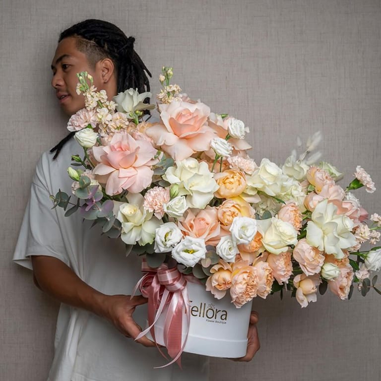 Luxury Peach Garden Roses And White Hydrangea Flower Box-A540 - Image 2