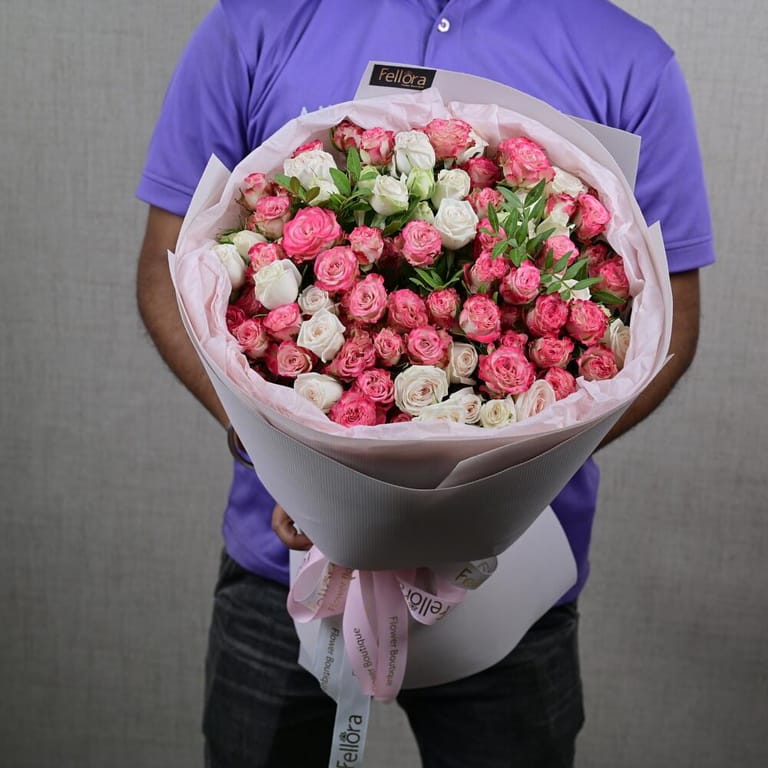Pink And White Spray Roses Luxury Bouquet-A651 - Image 3