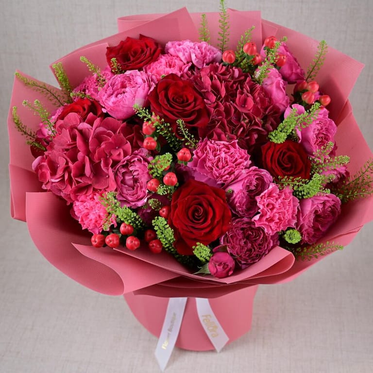Red Roses Pink Hydrangea And Peony Roses Luxury Bouquet-A646 - Image 6