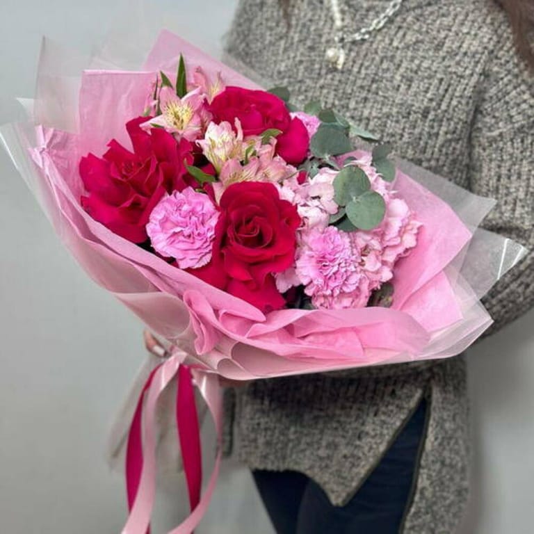 Red Roses Pink Hydrangea And Carnations Luxury BouquetA-A710 - Image 3