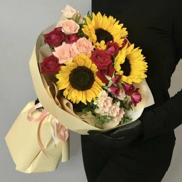 Sunflowers And Mixed Roses Luxury Bouquet-A721 - Image 3
