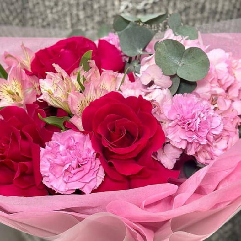 Red Roses Pink Hydrangea And Carnations Luxury BouquetA-A710 - Image 5