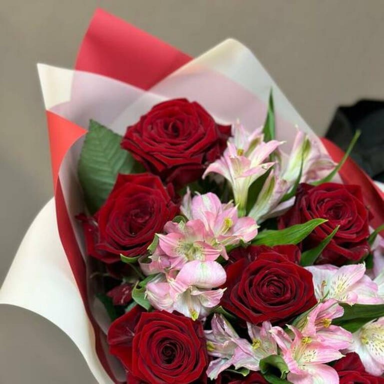 Red Roses And Pink Alstroemeria Romantic Bouquet-A719 - Image 4