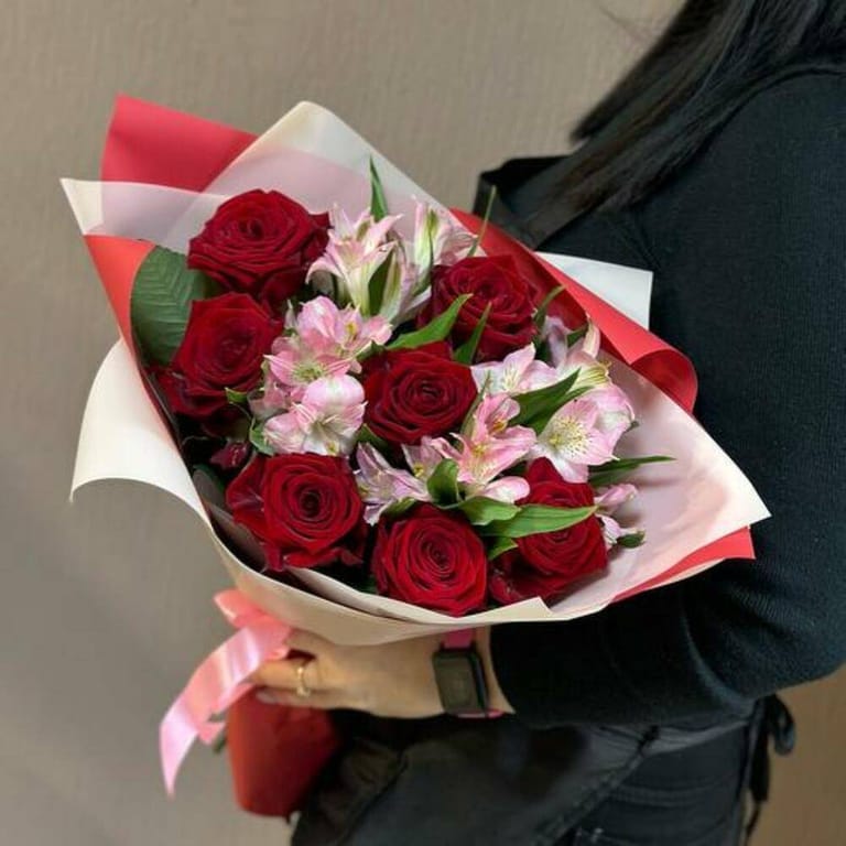 Red Roses And Pink Alstroemeria Romantic Bouquet-A719 - Image 5