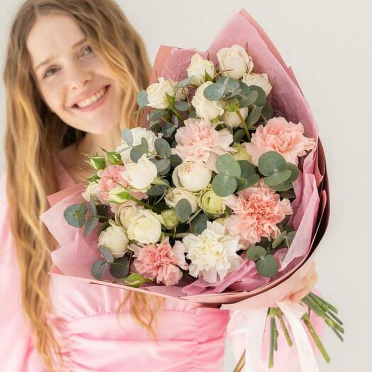 White Spray Roses And Carnations Luxury Bouquet-A781 - Image 2