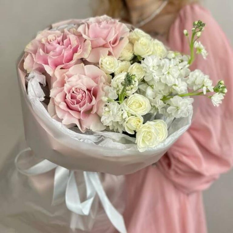 Pink Roses White Spray Roses And Matthiola Luxury Bouquet-A784 - Image 2