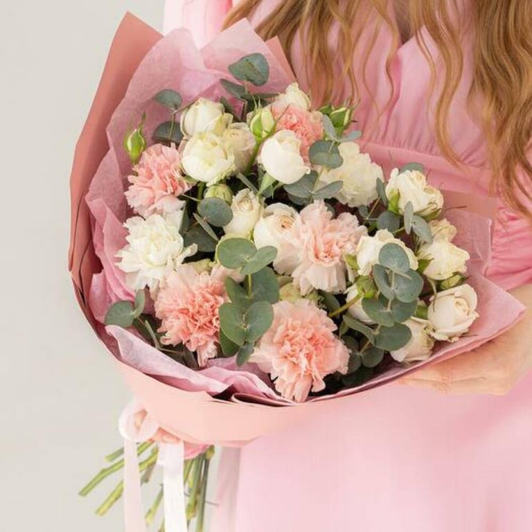 White Spray Roses And Carnations Luxury Bouquet-A781 - Image 3