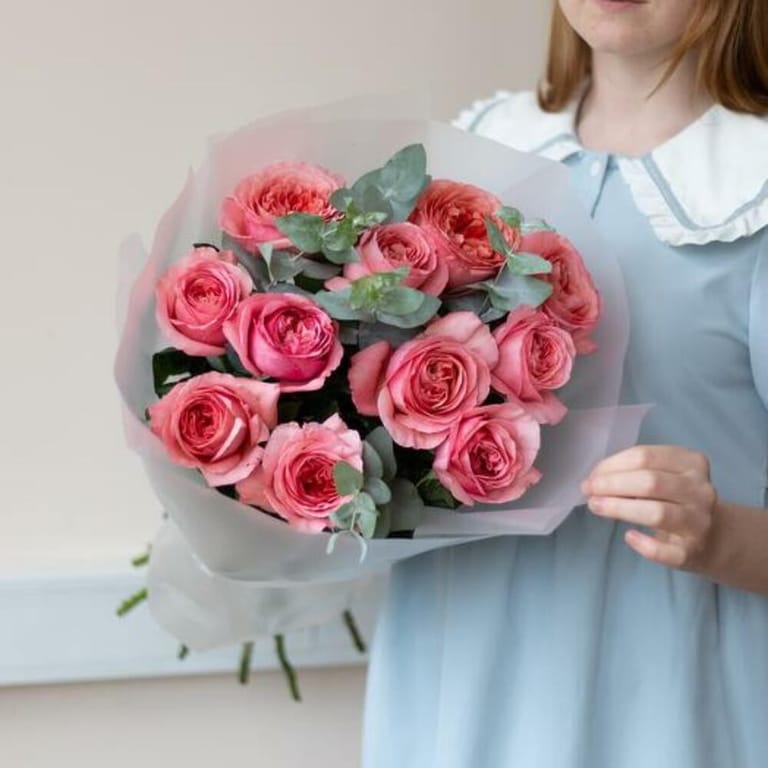 Pink Expression Garden Roses And Eucalyptus Luxury Bouquet-A811 - Image 4
