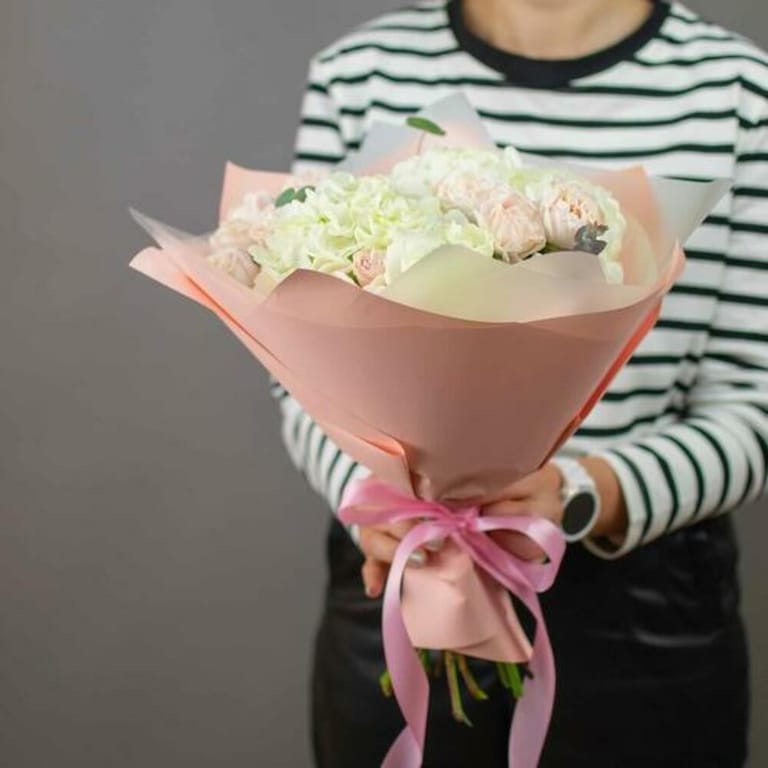 White Hydrangea And Bombastic Spray Roses Luxury Bouquet-A816 - Image 5