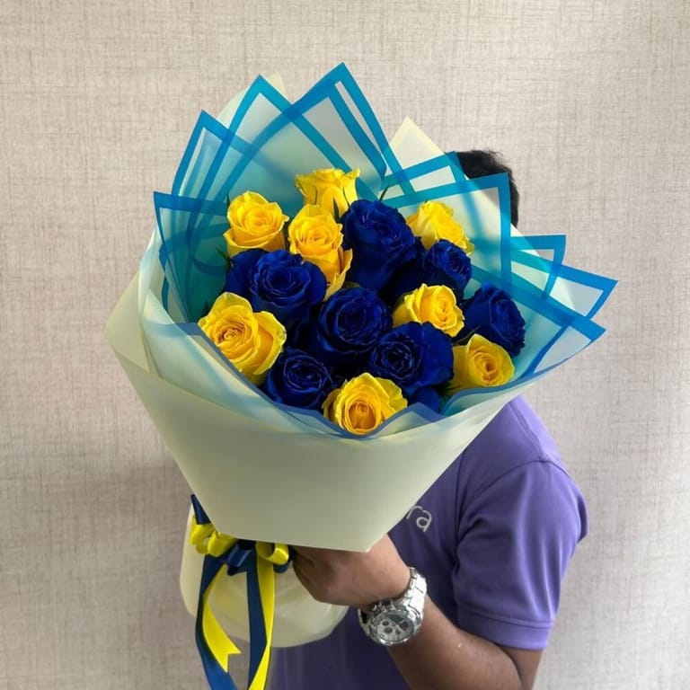 Royal Sunshine Blue And Yellow Rose Bouquet-A866 - Image 2