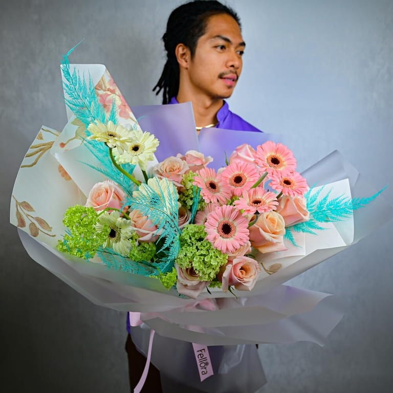 Peach Roses And Gerbera Luxury Mixed Flower Bouquet-A988 - Image 1
