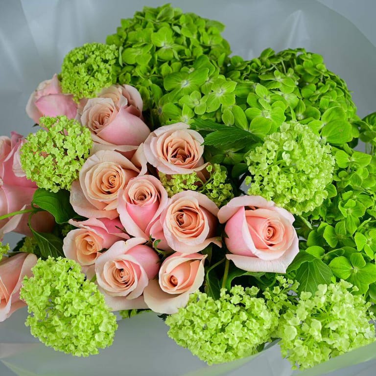 Pink Roses And Green Hydrangea Luxury Bouquet-A968 - Image 5