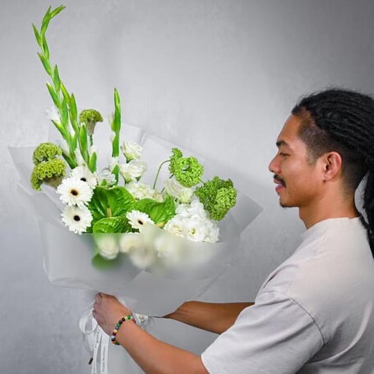 White And Green Luxury Mixed Flower Bouquet-A1014 - Image 1
