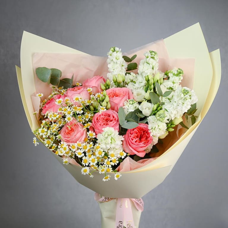 Pink Garden Roses And White Matthiola Luxury Bouquet-A1015 - Image 2