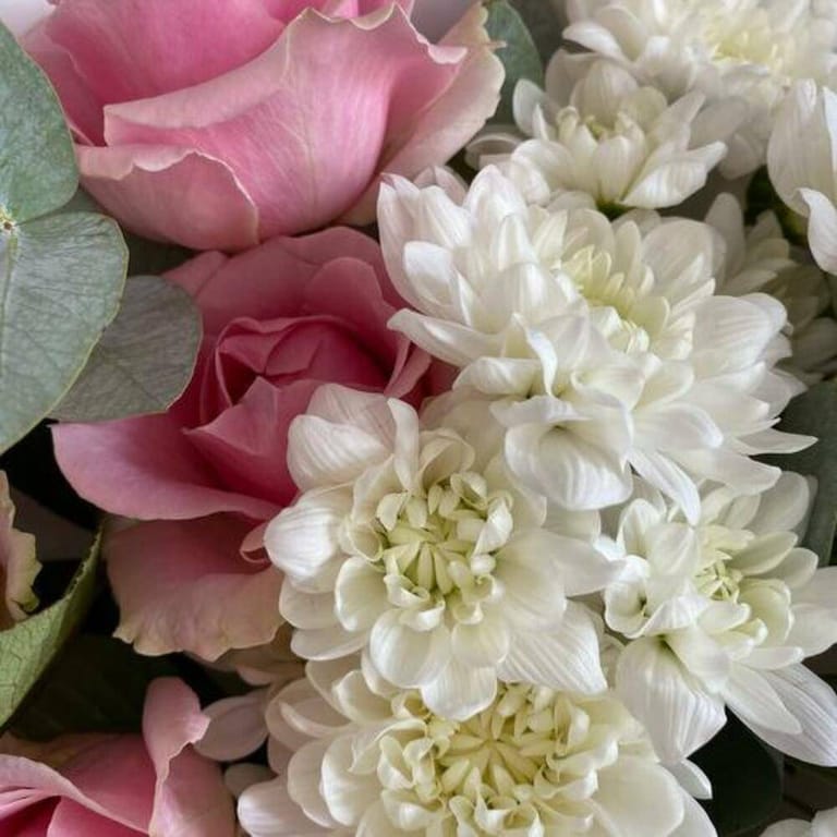 Pink Roses And White Chrysanthemum Elegant Bouquet-A1034 - Image 5