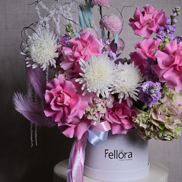 Luxury Pink roses And White Chrysanthemum Flower Box-A1052 - Image 3