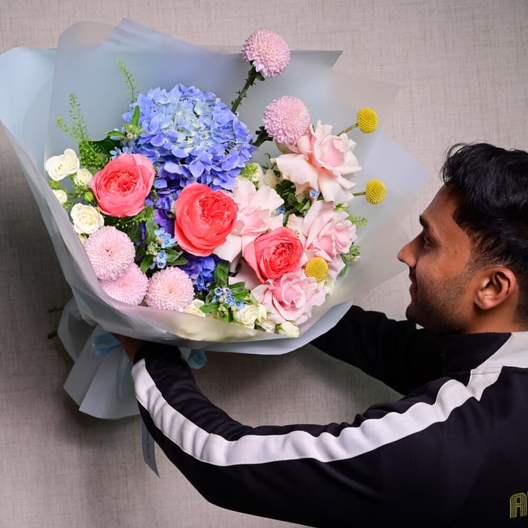 Hydrangea And Pink Premium Roses Luxury Bouquet-A1072 - Image 5