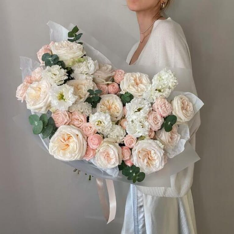 White OHara Roses And Lisianthus Luxury Bouquet-A1117 - Image 3