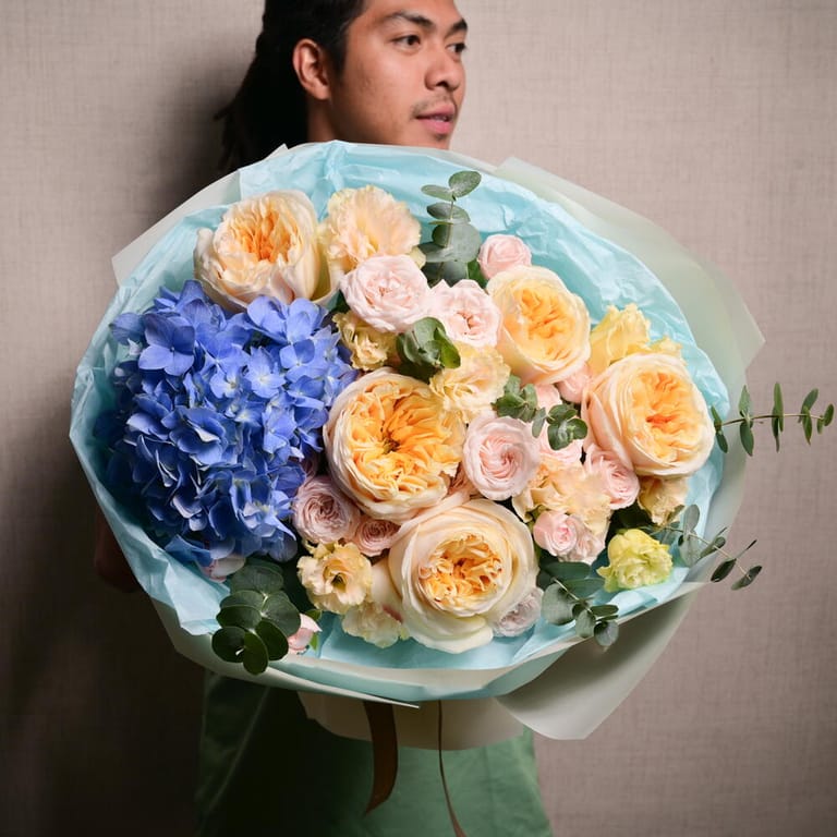 Cream Expression Roses And Blue Hydrangea Luxury Bouquet-A1145 - Image 1