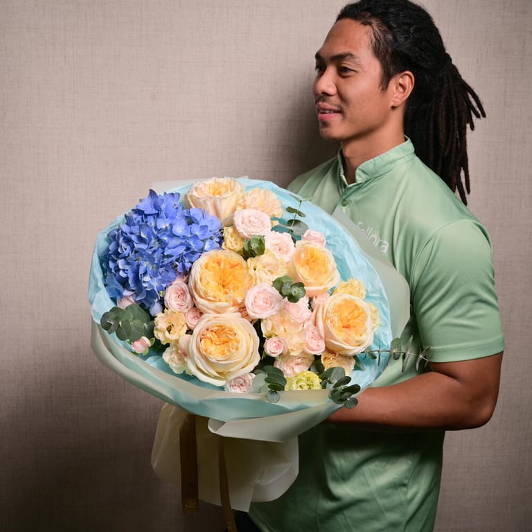 Cream Expression Roses And Blue Hydrangea Luxury Bouquet-A1145 - Image 2
